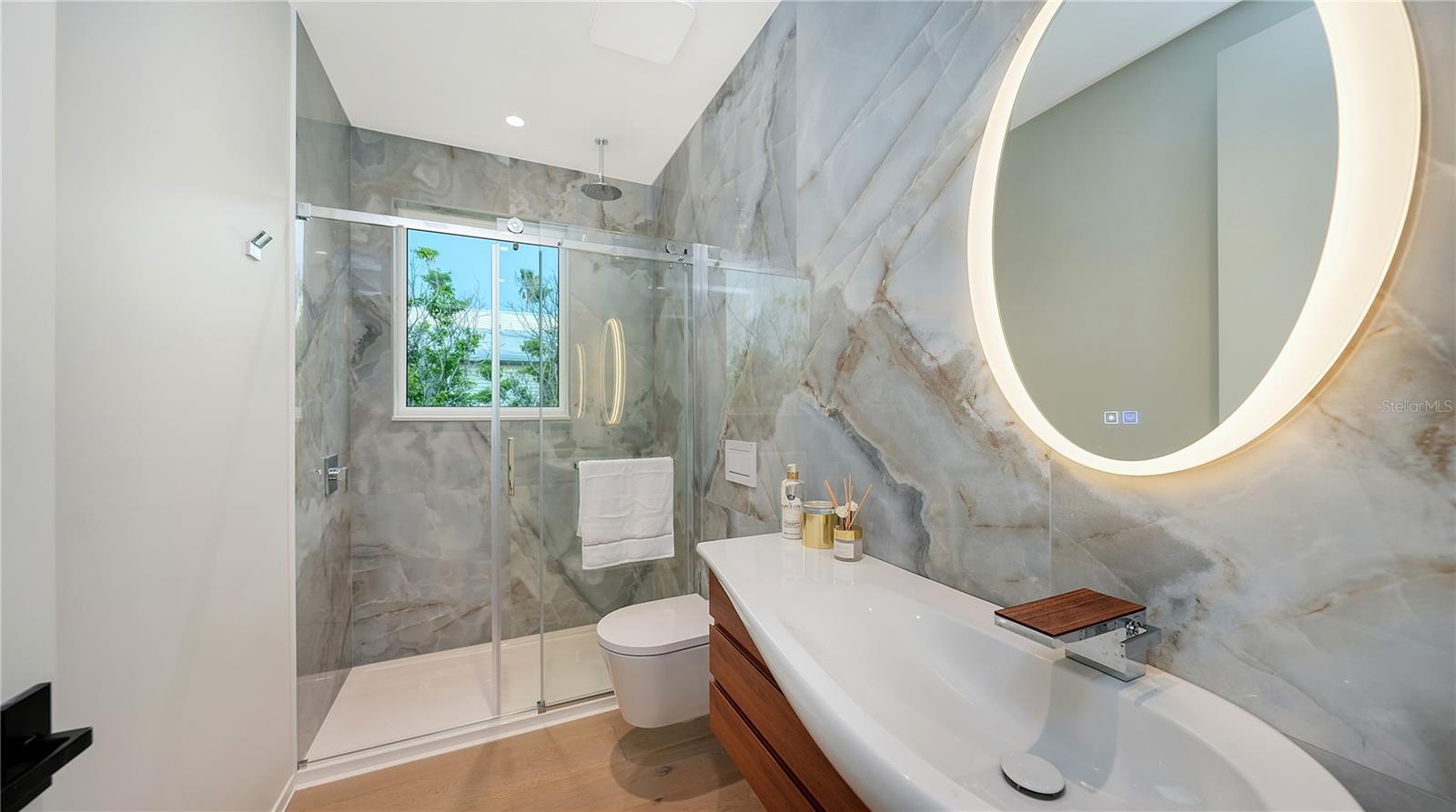 Palace on Pyrula by FVC Guest Bathroom