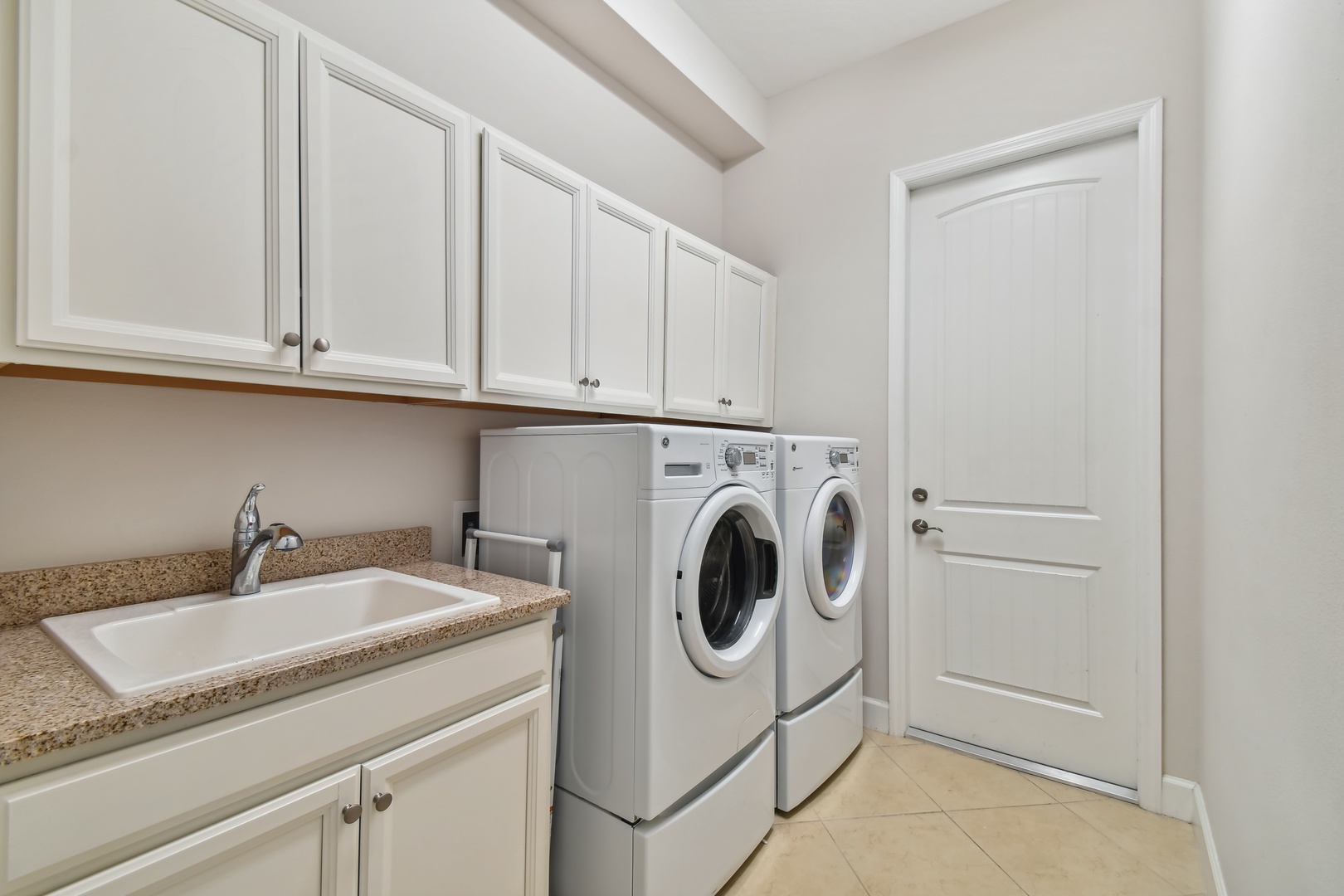 Your dedicated laundry space makes extended stays effortless with a full-sized washer and dryer, plus a deep sink for hand washing delicates.