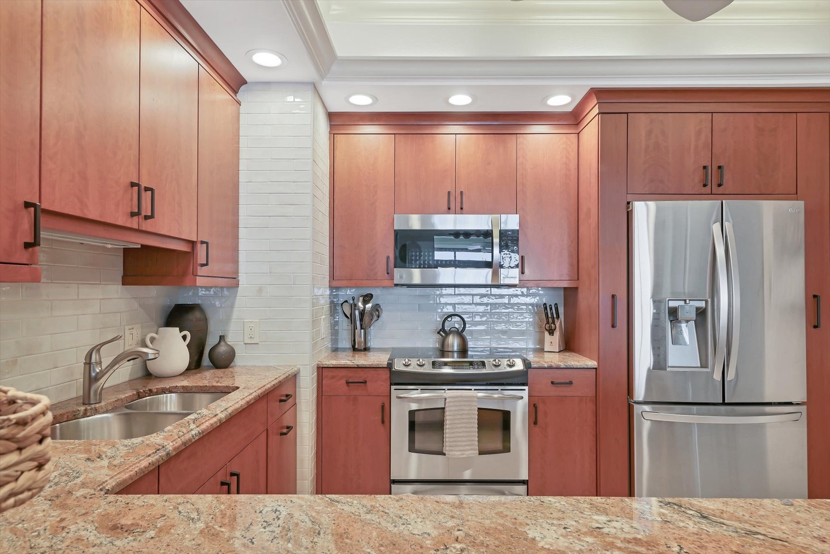 Seaplace M2-512 by FVC - Kitchen