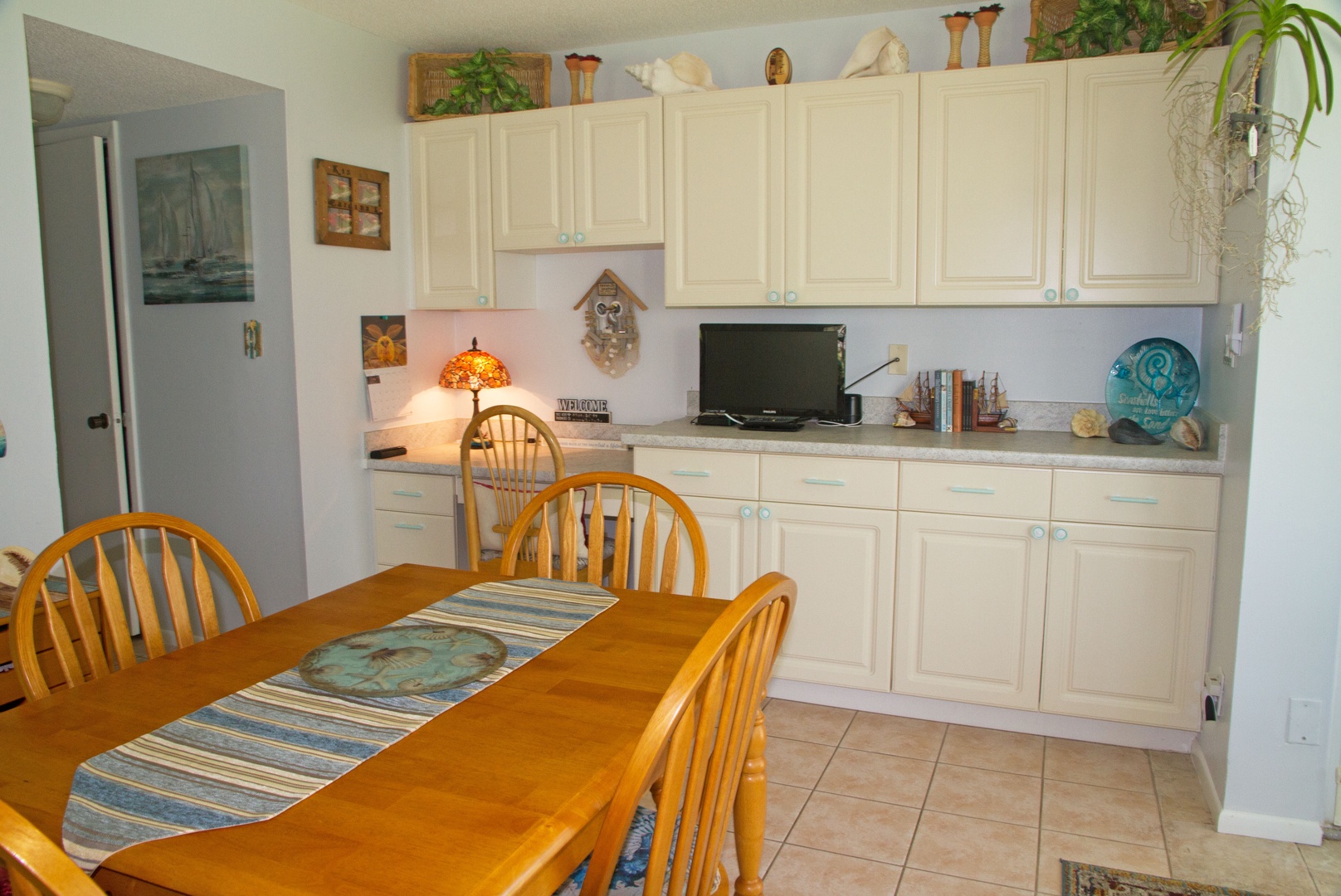 577 Sutton PL by FVC - Dining Area
