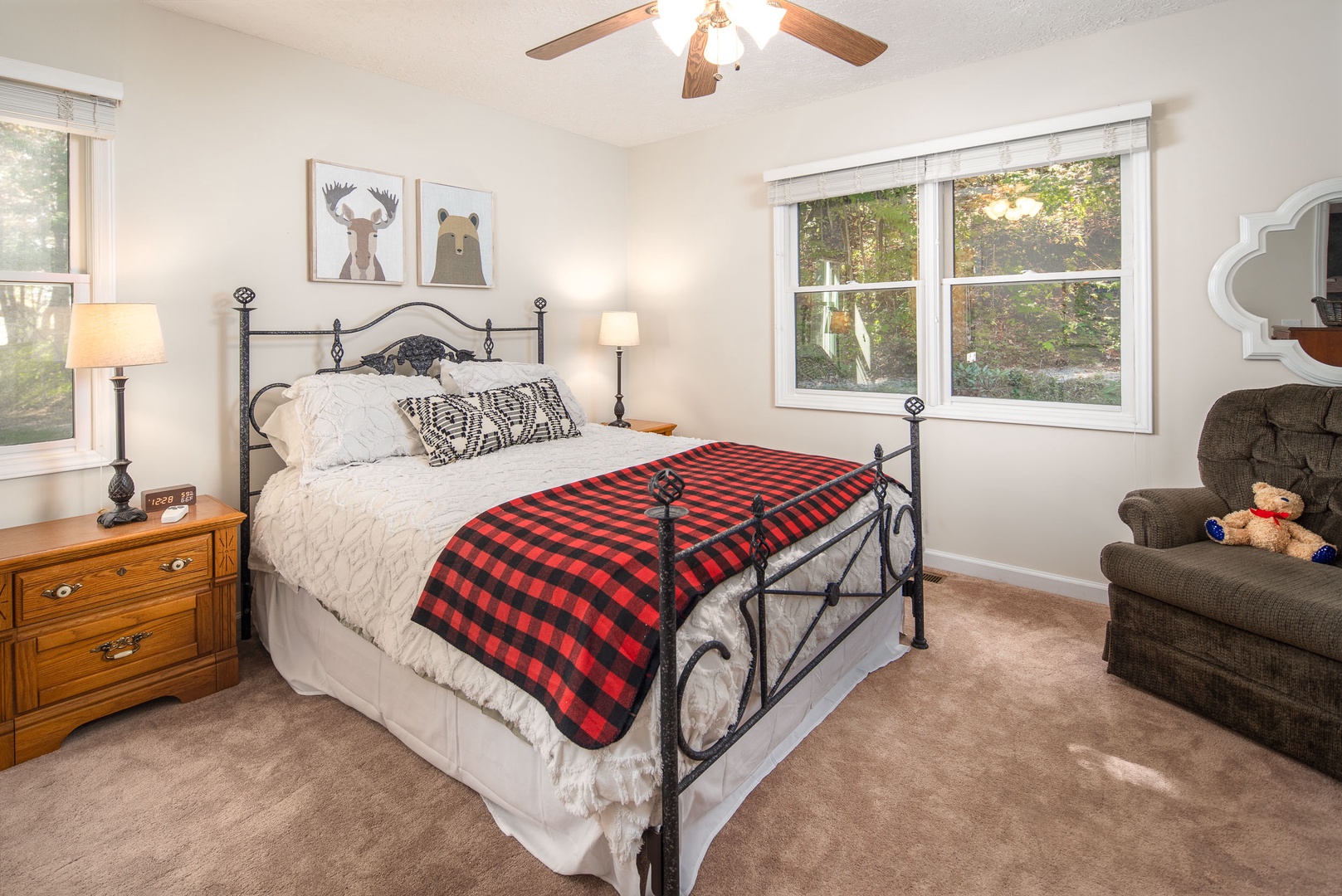 Guest Bedroom---Queen Size Bed, Main Floor