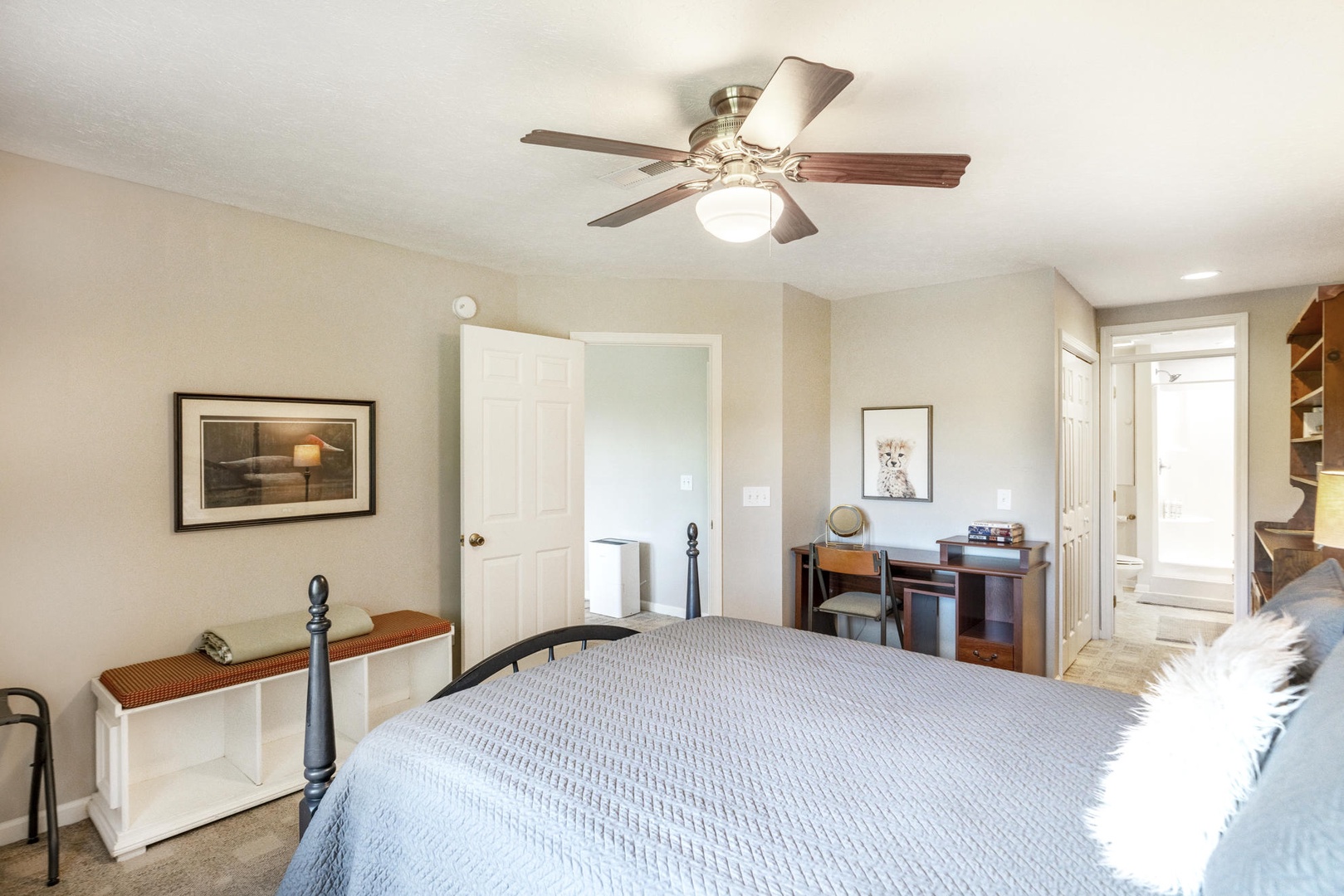 Guest Bedroom---Queen Size Bed, Downstairs