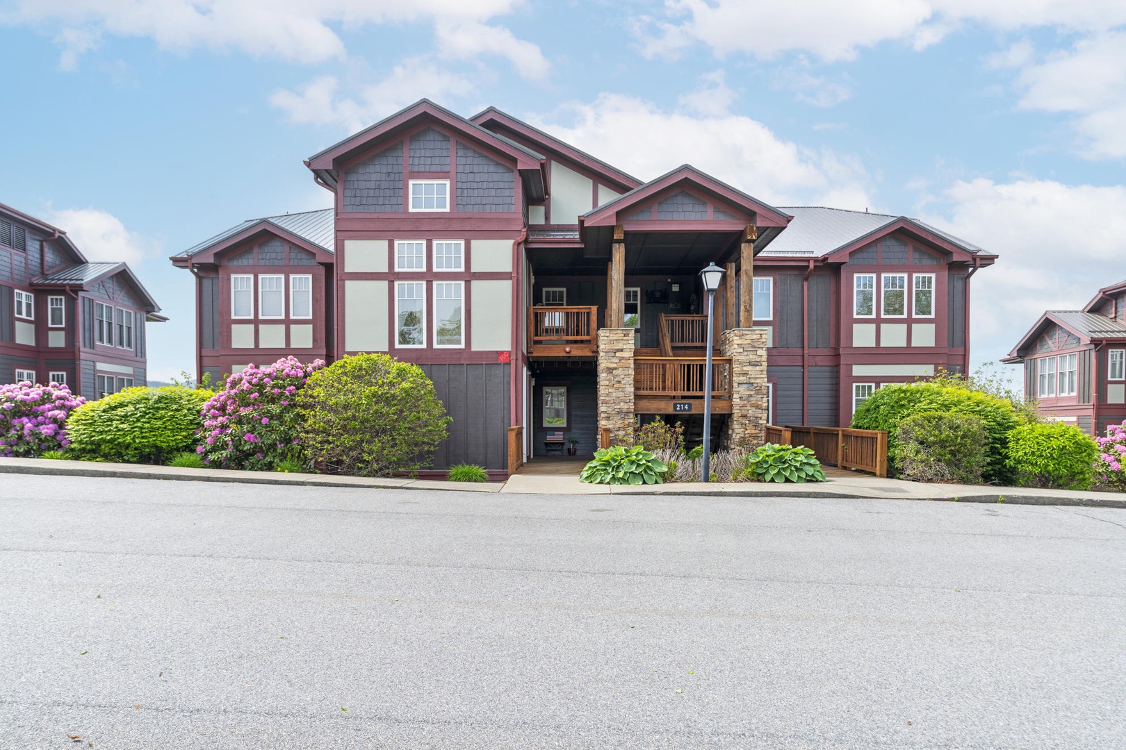 Grand Oaks RC4----Entry Level, Easy Parking
