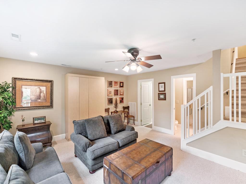 Den Area--- Extra Living Space, Downstairs