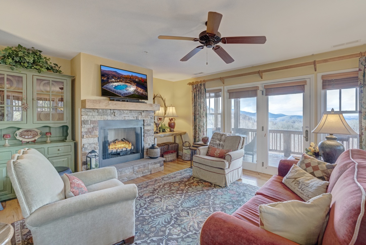 Living Room---Mountain View, Cozy Gas Logs