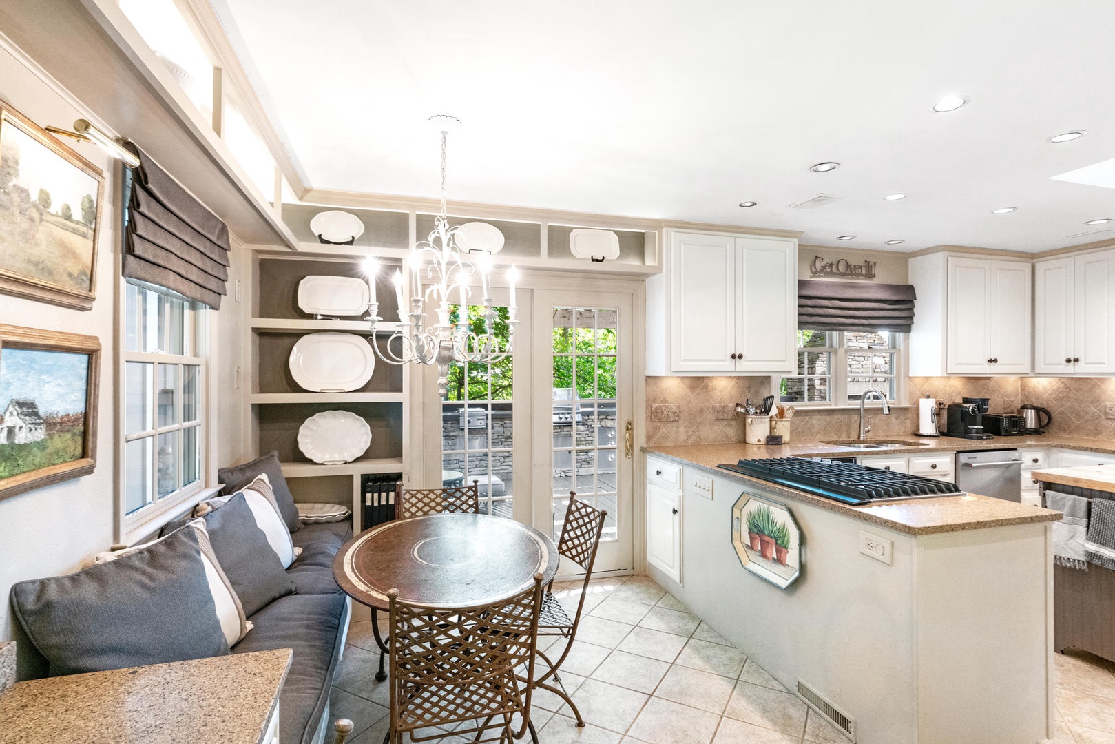 Kitchen with Charming Breakfast Nook