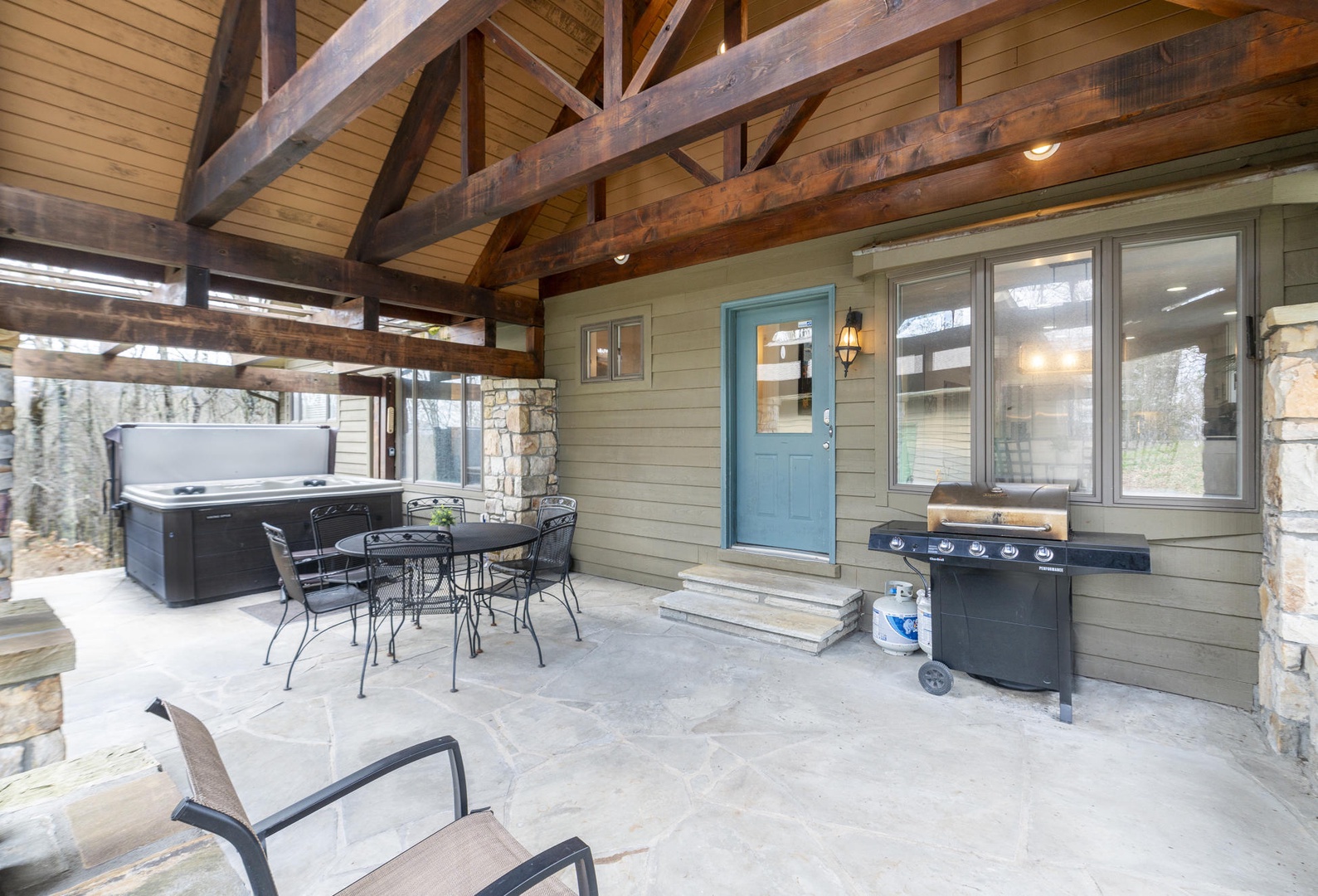 Outdoor Seating, Grill, Hot Tub