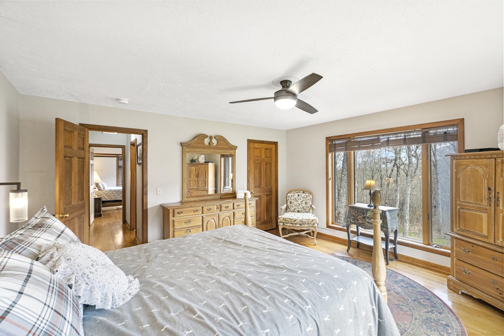 Guest Bedroom---Main Floor, Queen Size Bed
