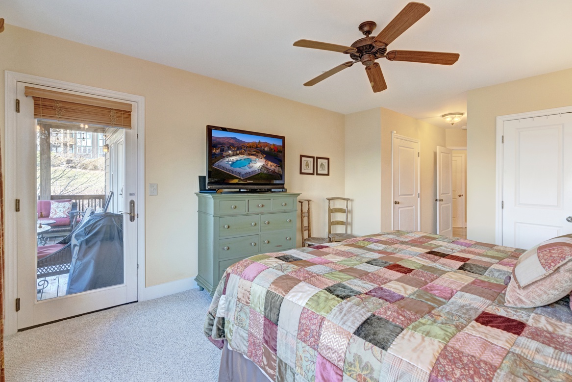 Primary Bedroom---King Size Bed, TV