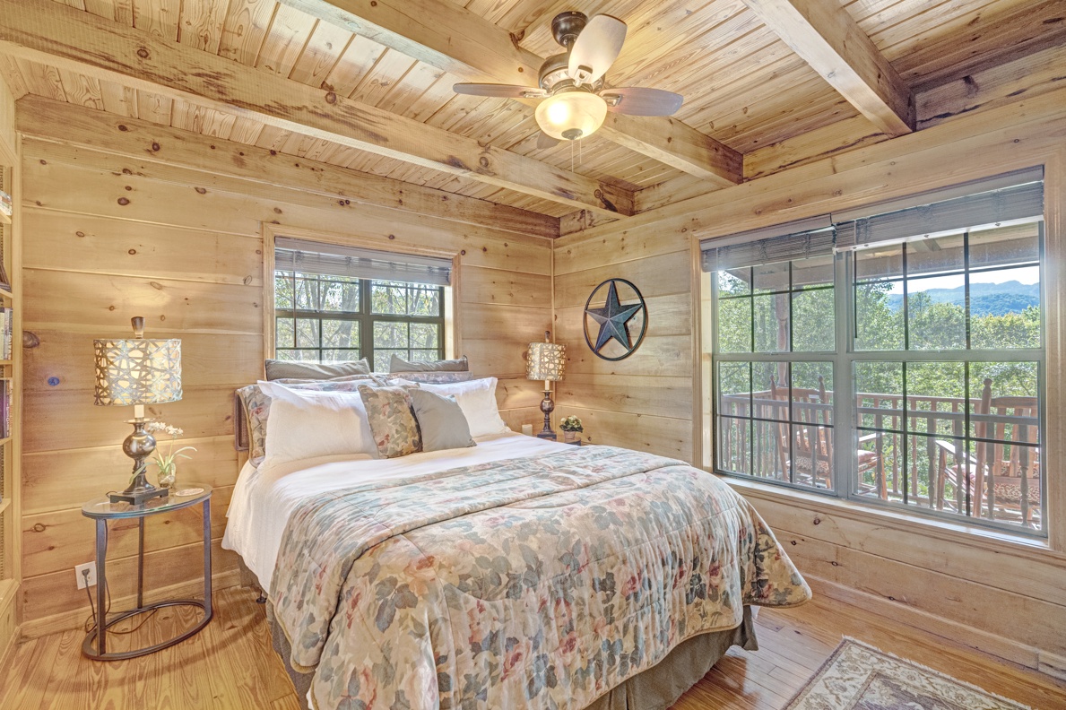 Primary Bedroom---Queen Size Bed, Main Floor