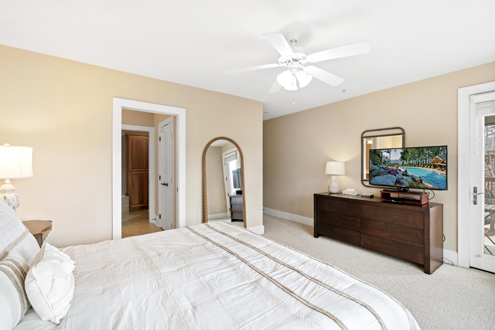 Primary Bedroom---King Size Bed, TV