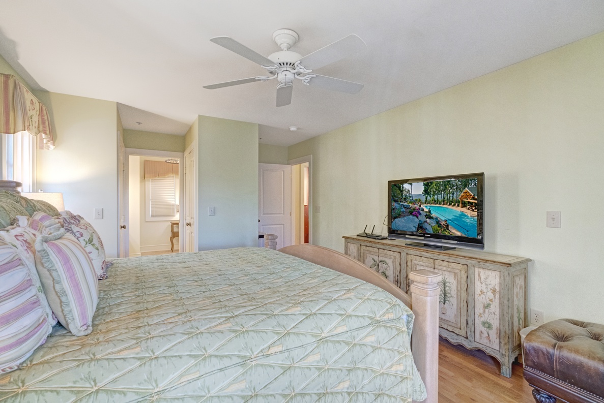 Primary Bedroom--- King Size Bed, Main Floor, TV