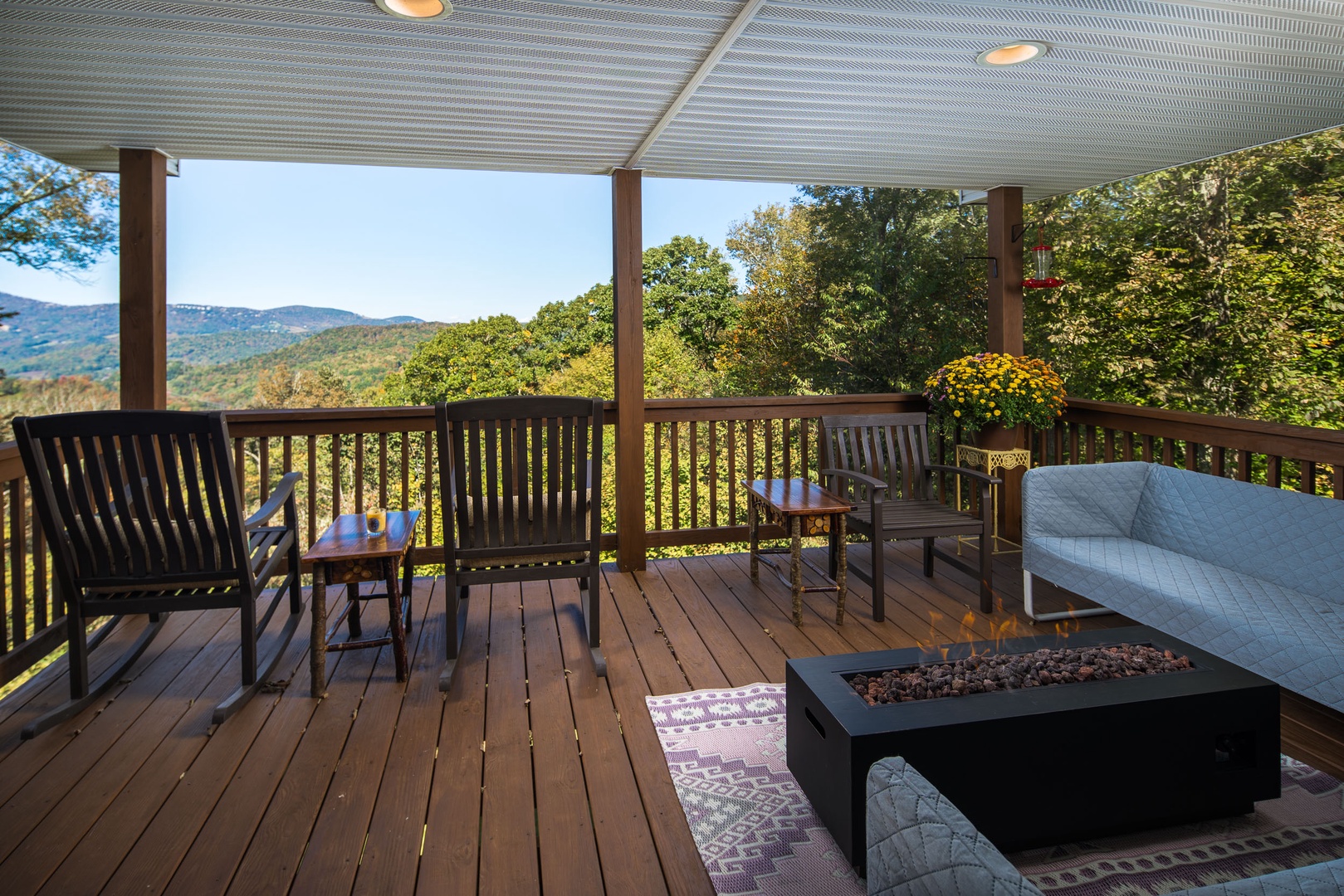 Outdoor Seating, Mountain View