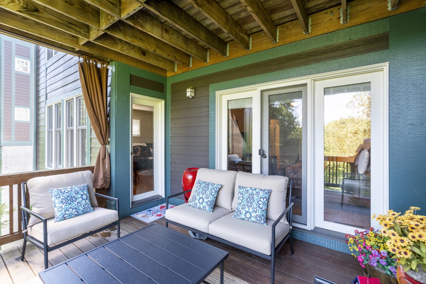 Deck Area--- Comfortable Outside Furniture