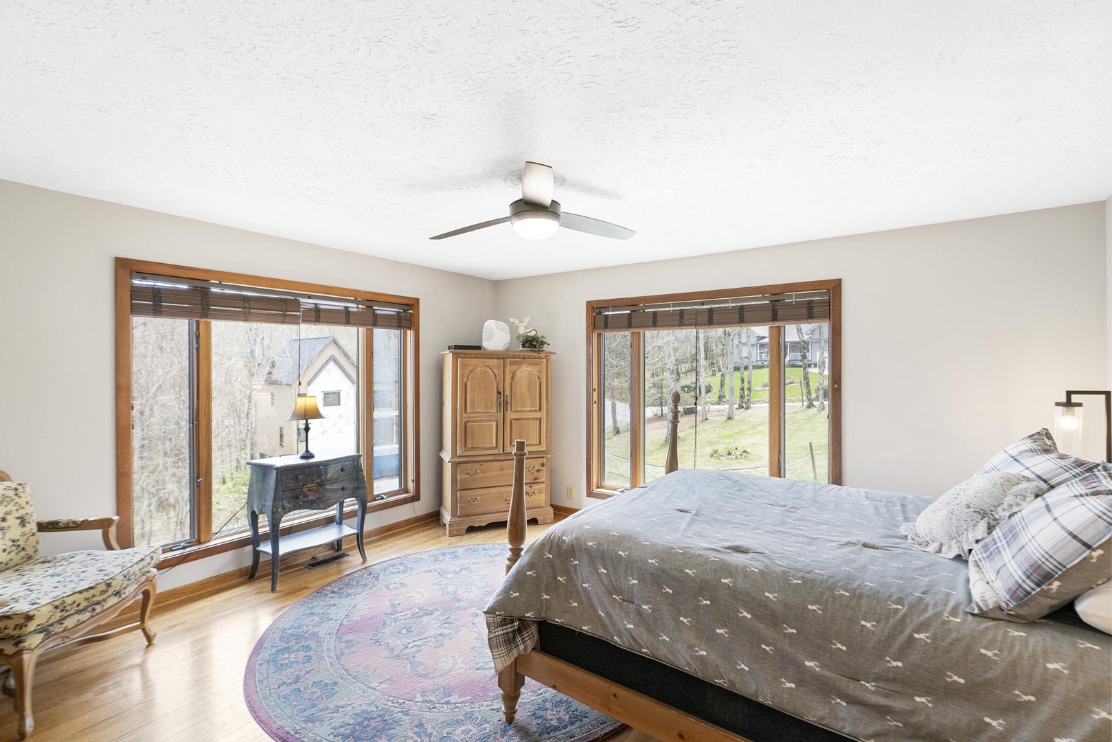 Guest Bedroom---Main Floor, Queen Size Bed
