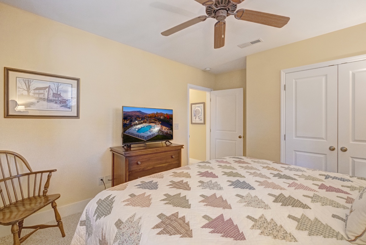 Guest Bedroom---King Size Bed, TV