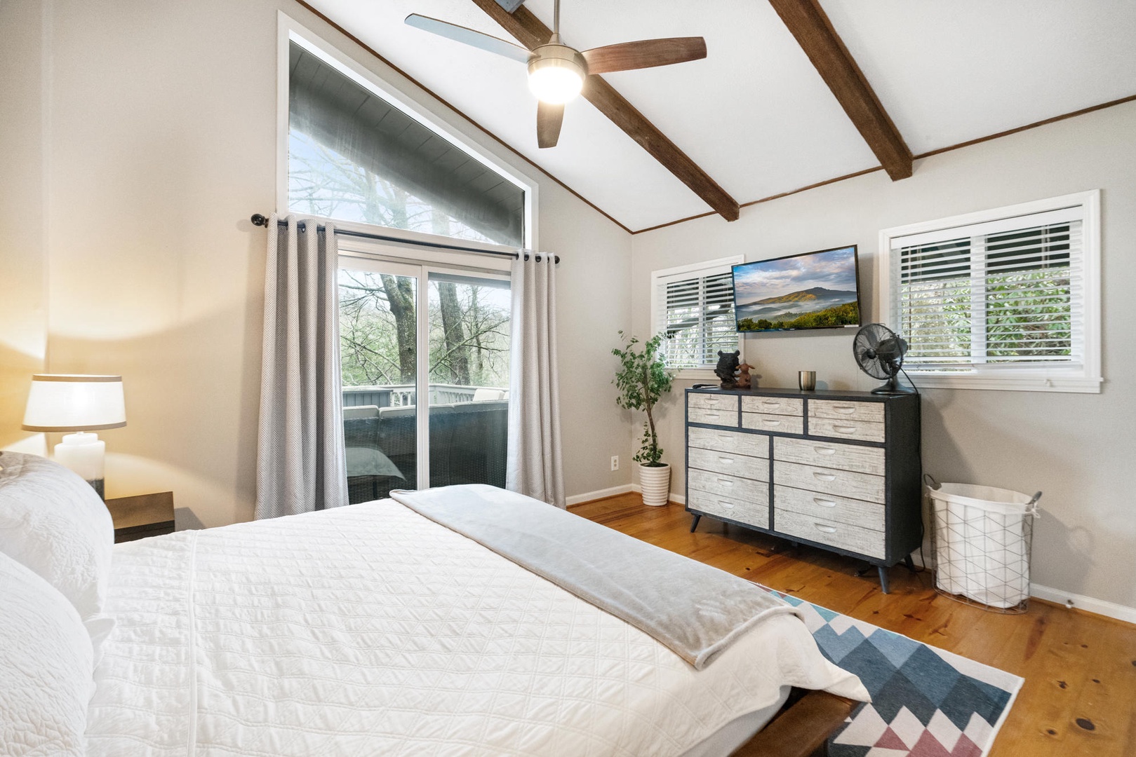 Primary Bedroom---King Size Bed, Upstairs