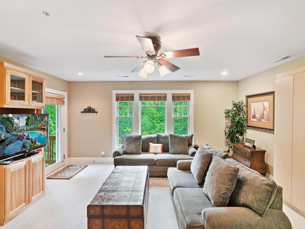 Den Area--- Extra Living Space, Downstairs