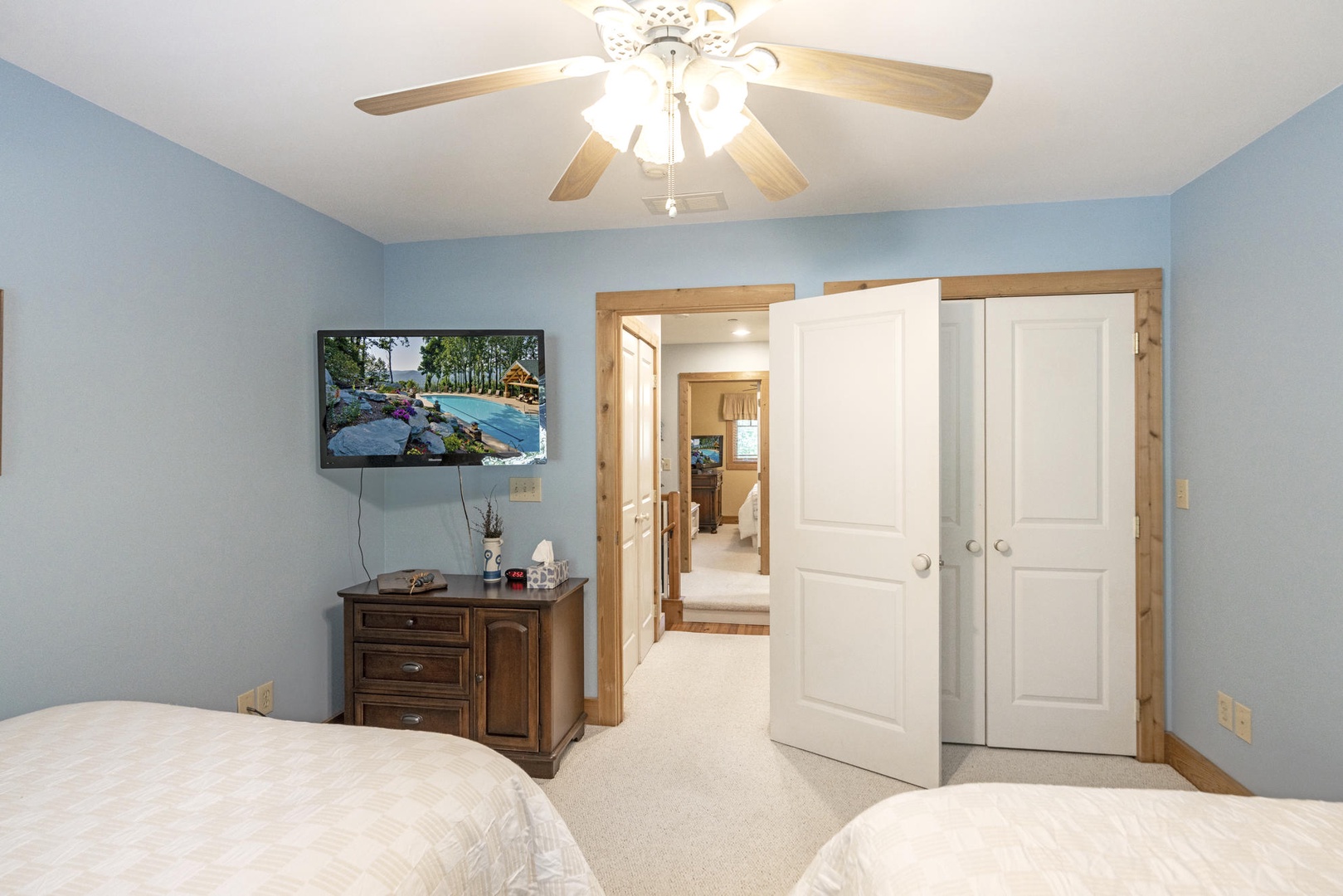 Guest Bedroom---(2) Full Size Beds, Television, Upstairs