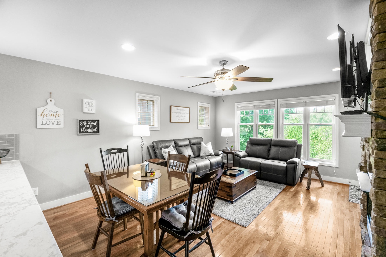 Dining and Living Area, Mountain View