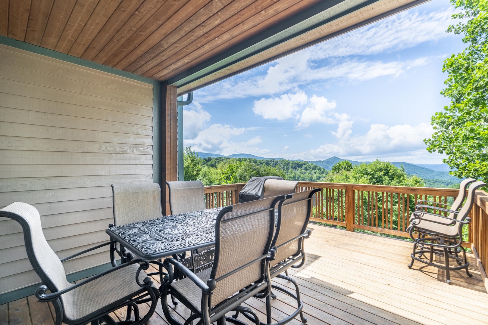 Stunning Mountain View---Main Floor Deck