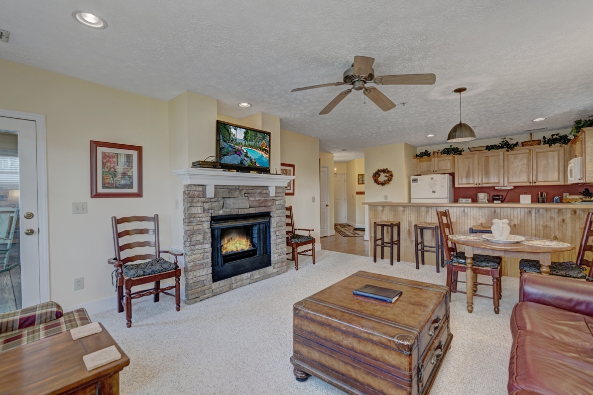 Open Floor Plan--- Kitchen/Dining/Living Rooms