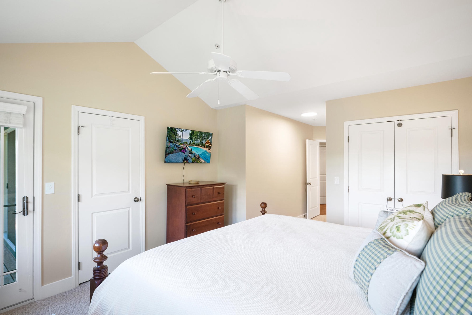Primary Bedroom---King Size Bed