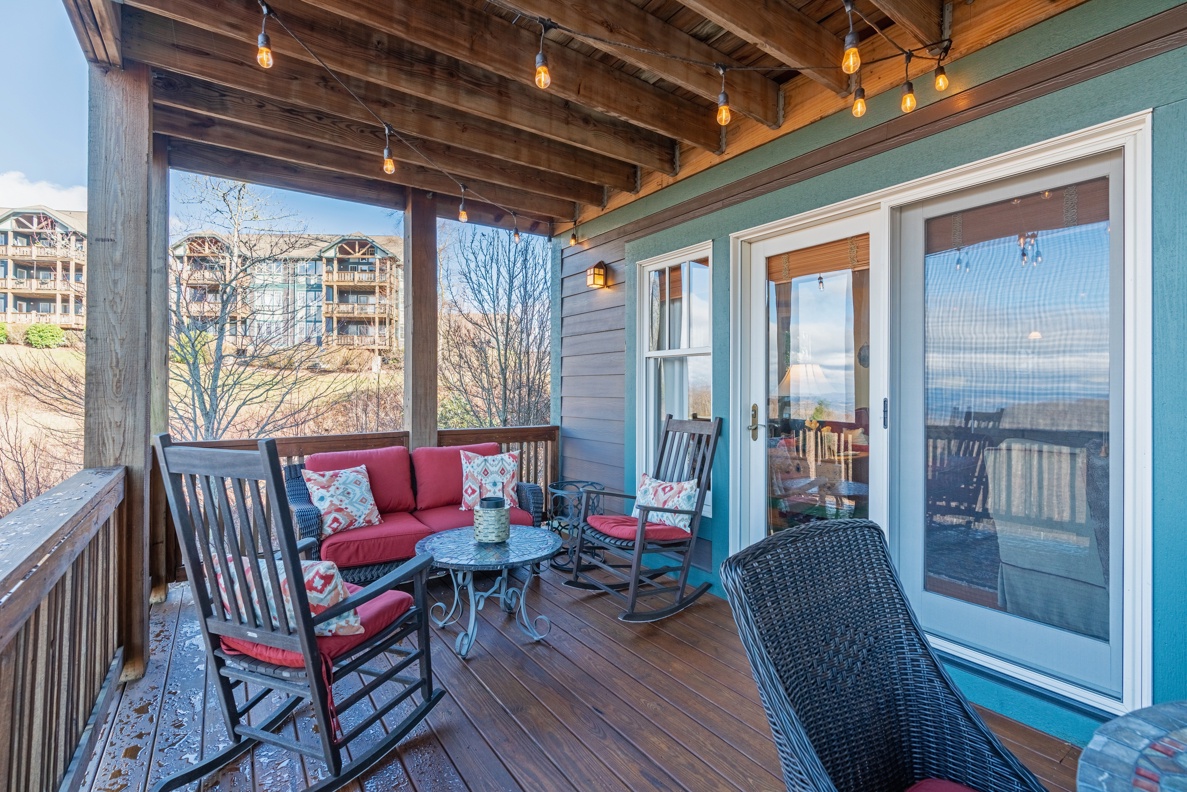 Cozy Outdoor Seating and Lighting