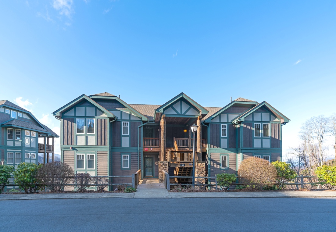 Wintergreens R1212 Building---Echota on the Ridge