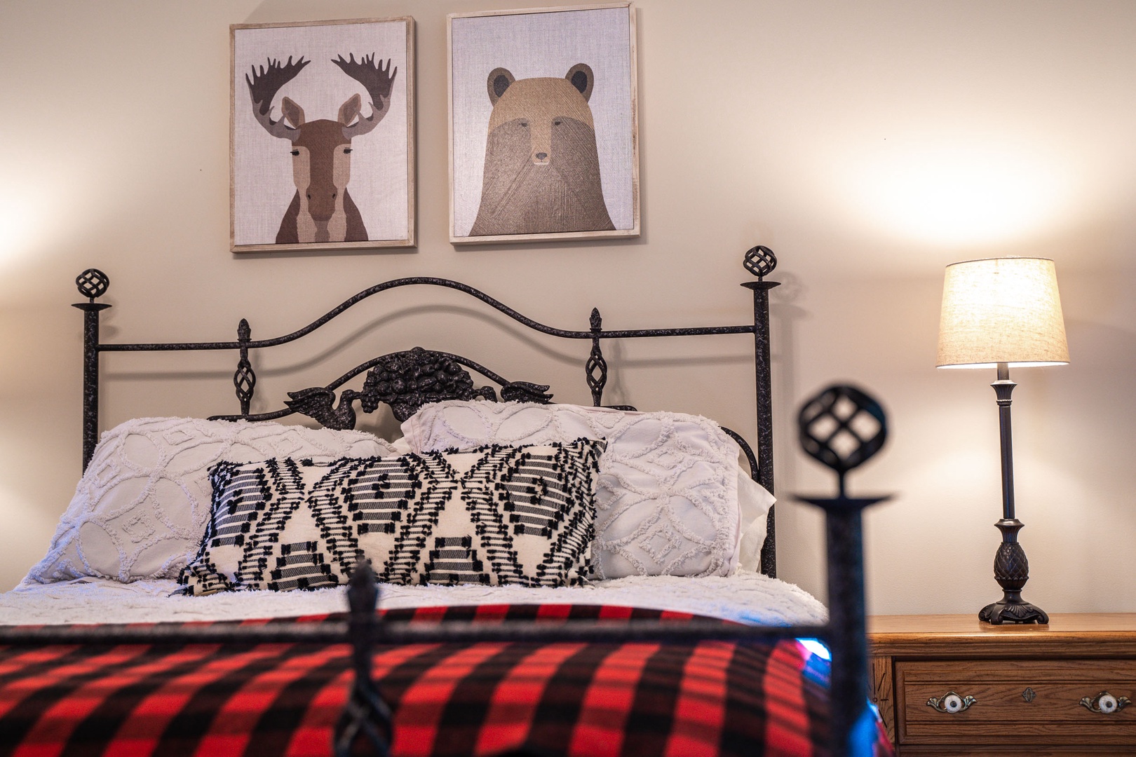 Guest Bedroom---Queen Size Bed, Main Floor