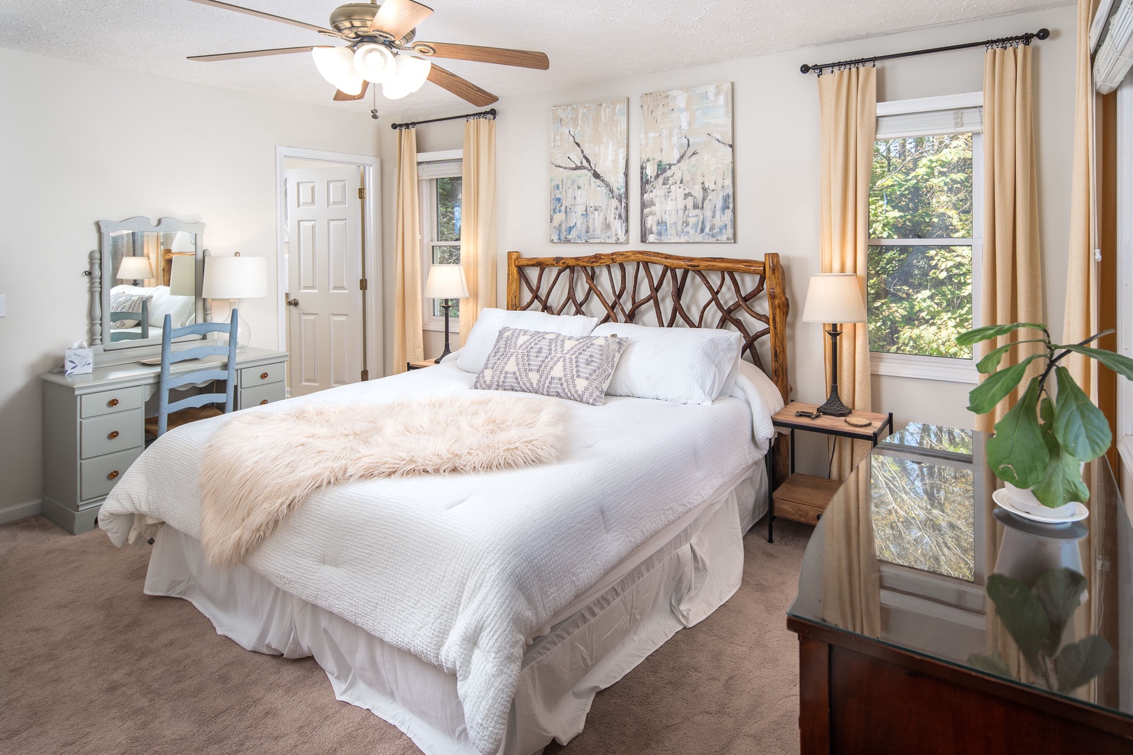 Primary Bedroom---King Size Bed