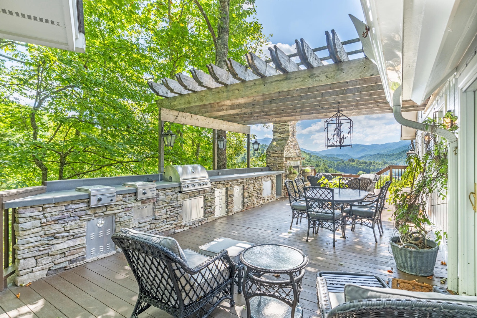 Picture Perfect Views, Outdoor Seating, Grill