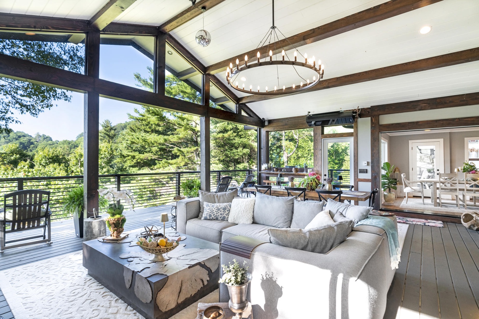 Indoor/Outdoor Living Room---Stunning View, Comfortable Seating, Dining Area