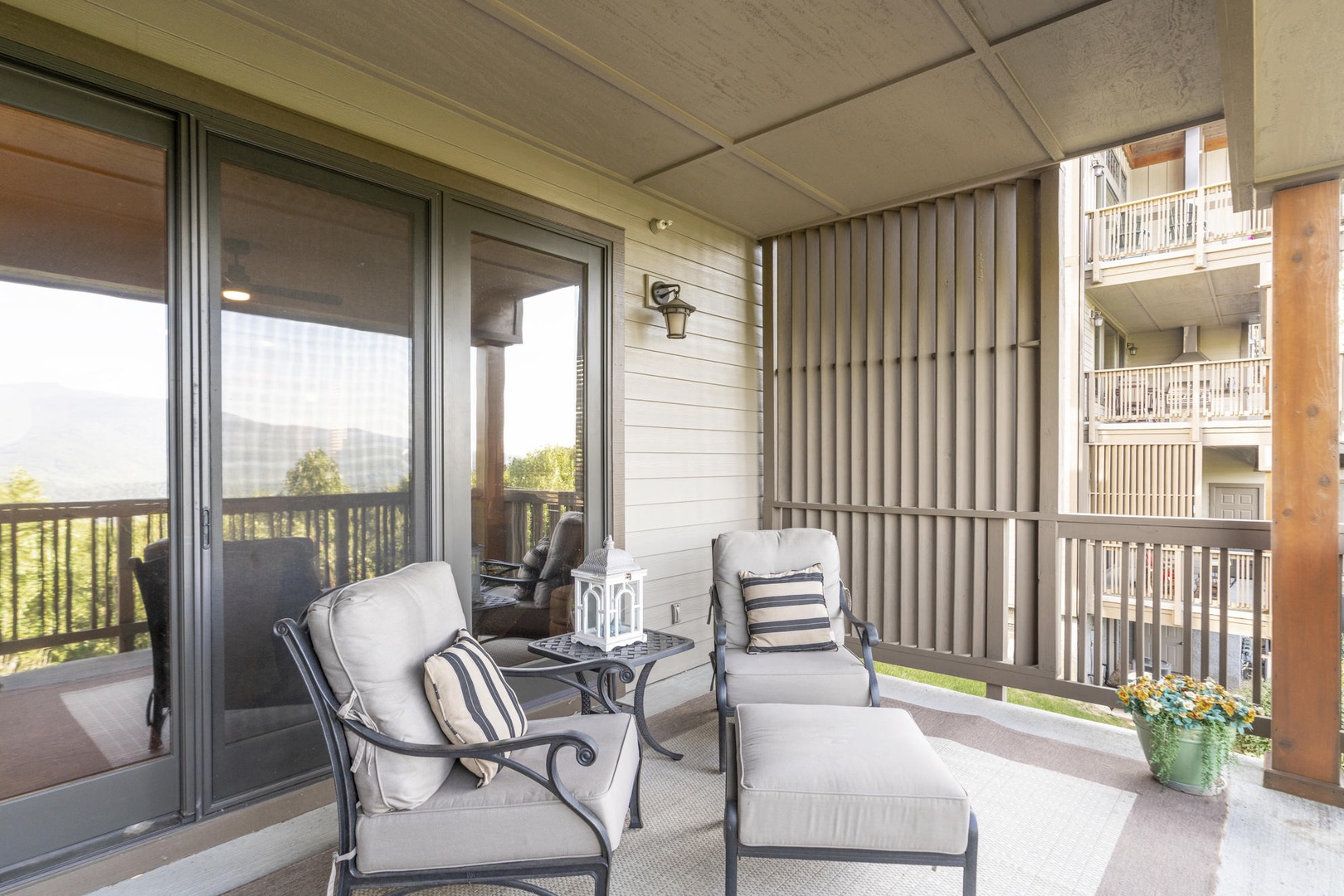 Outdoor Seating, Mountain View