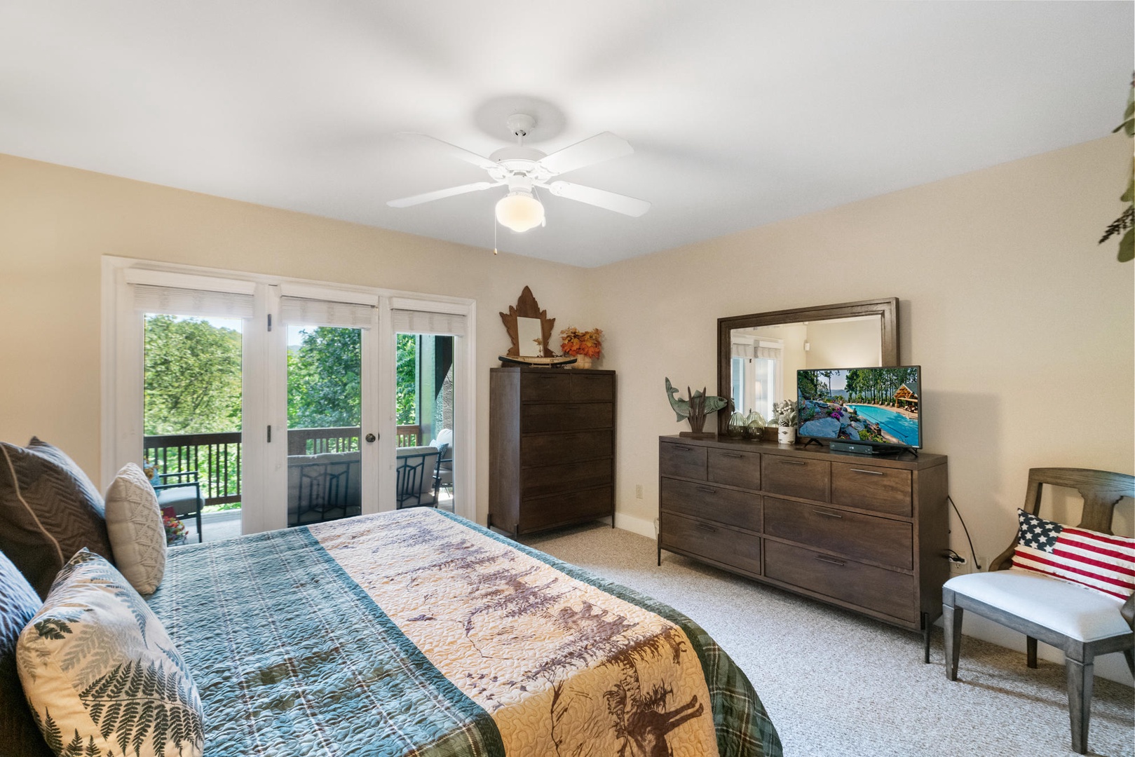 Primary Bedroom---King Size Bed, TV