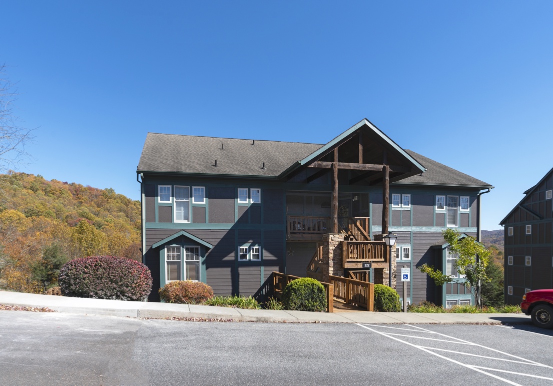 Evergreens 1221 Building