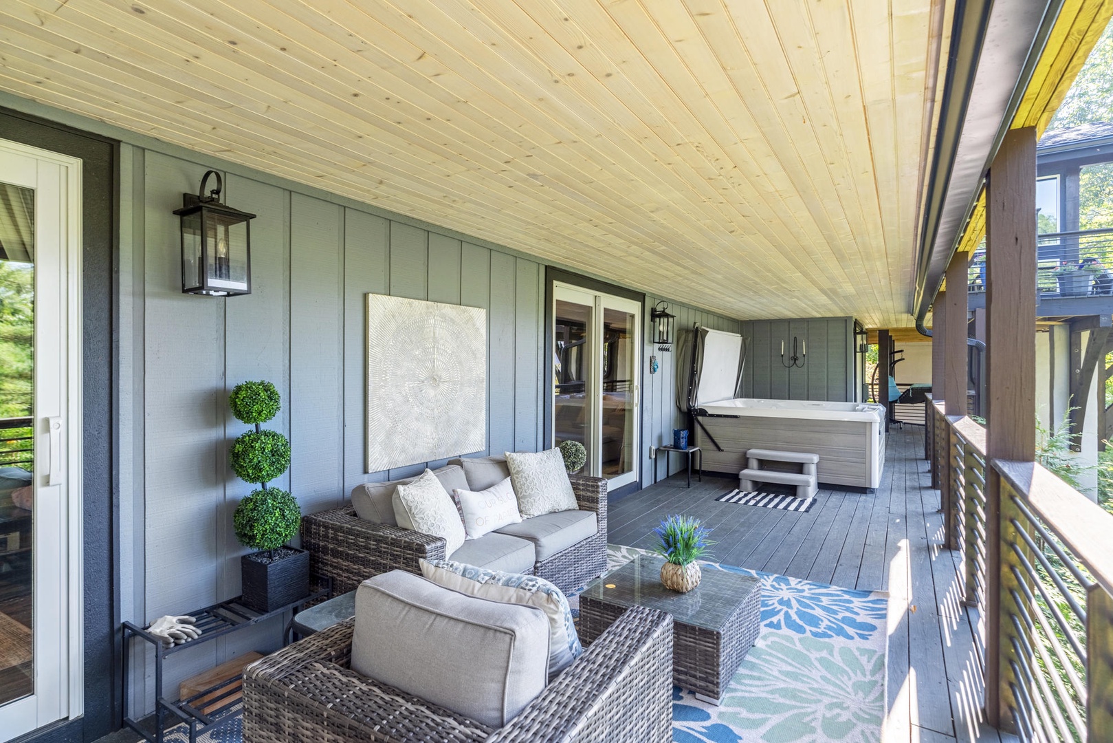 Outdoor Seating, Hot Tub, Lower Level