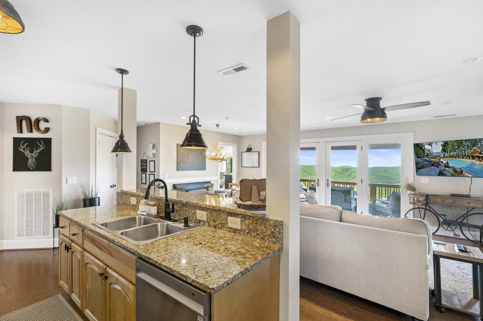 Open Floor Plan---Mountain View