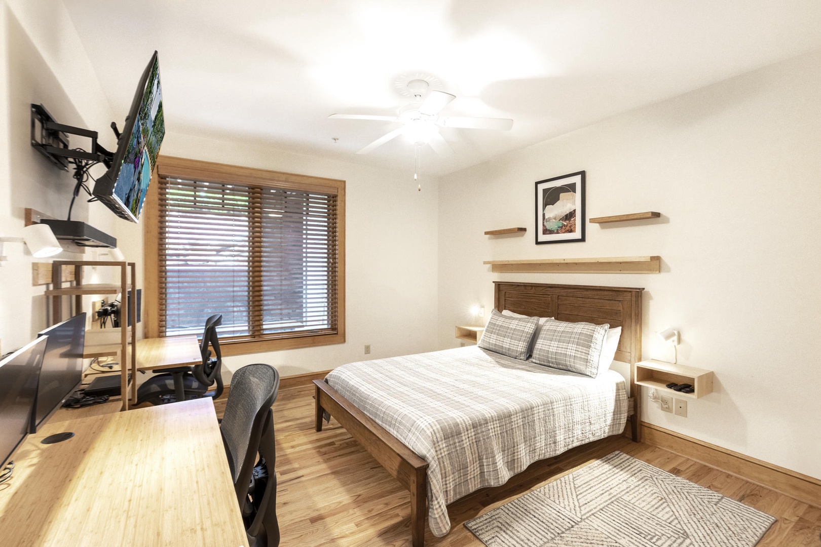 Primary Bedroom---Queen Size Bed