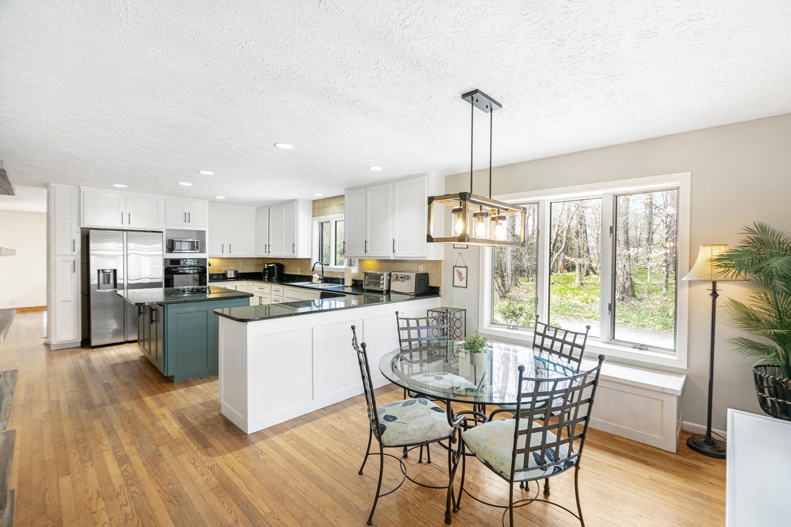 Kitchen and Breakfast Nook
