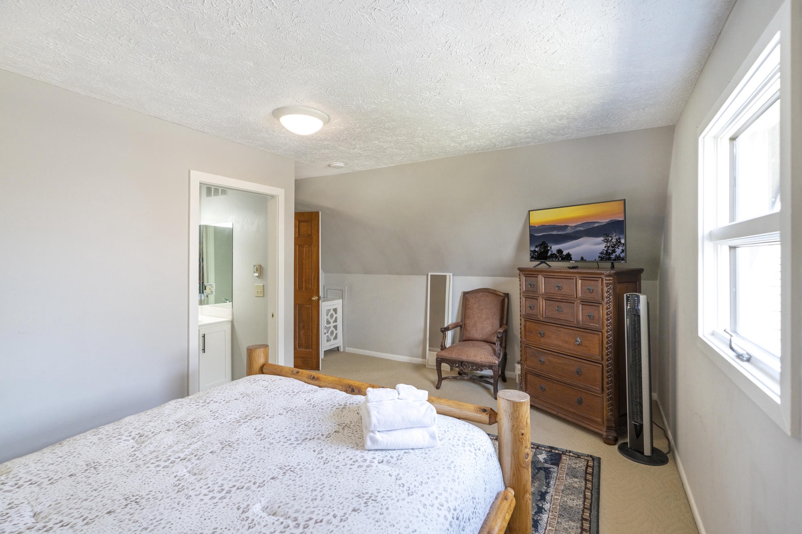 Guest Bedroom---Upstairs, Queen Size Bed, TV