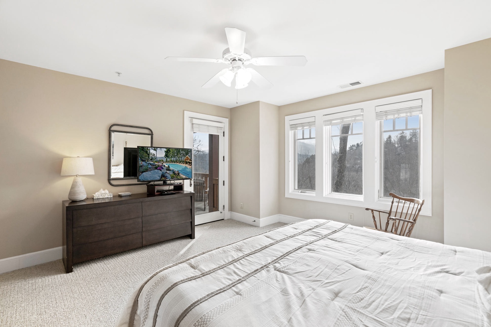 Primary Bedroom---King Size Bed, TV, View
