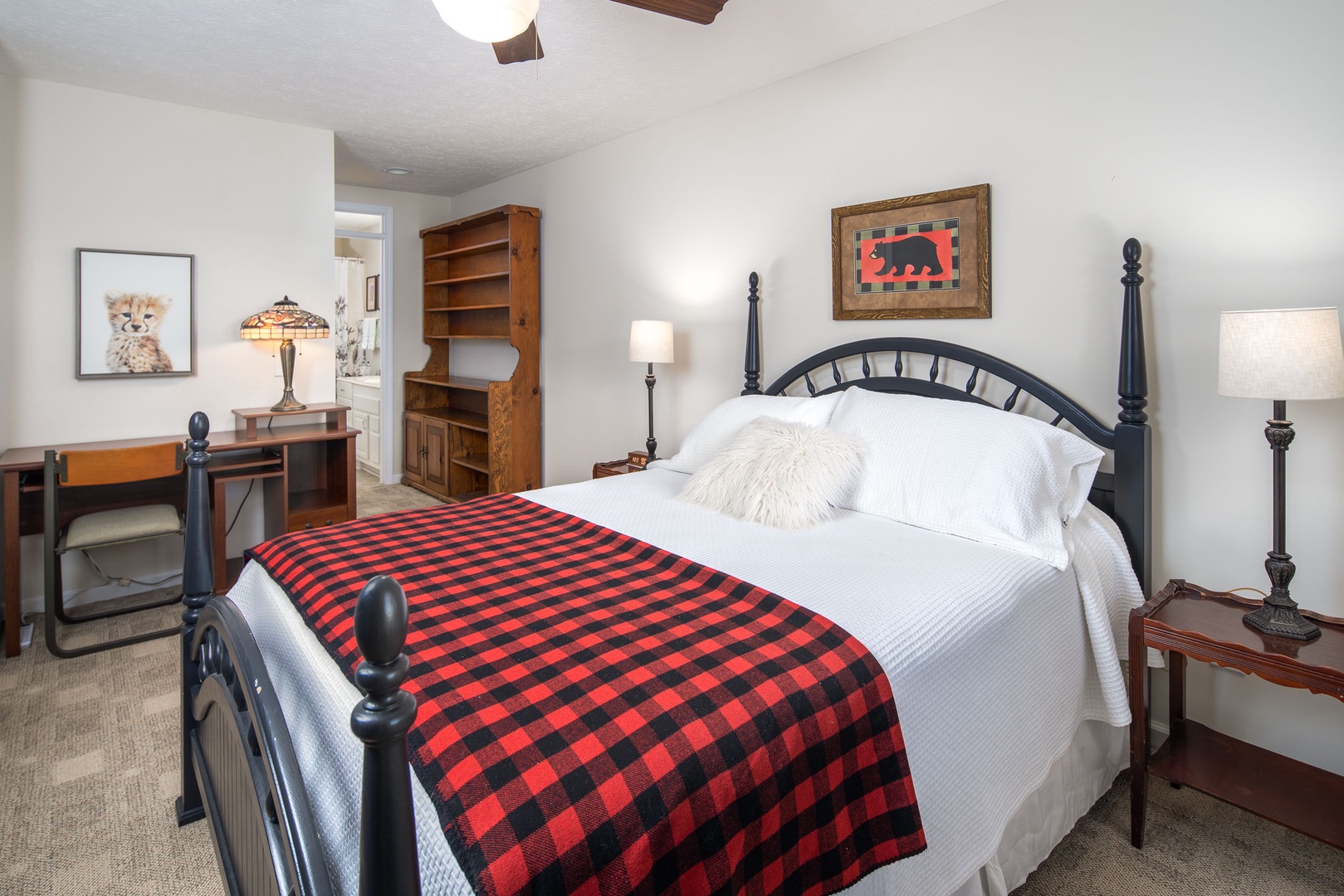 Guest Bedroom---Queen Size Bed, Downstairs