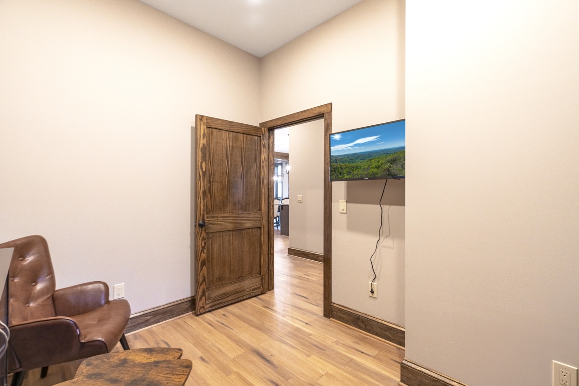 Bonus Room--- Office, Extra Sleeping Space, TV