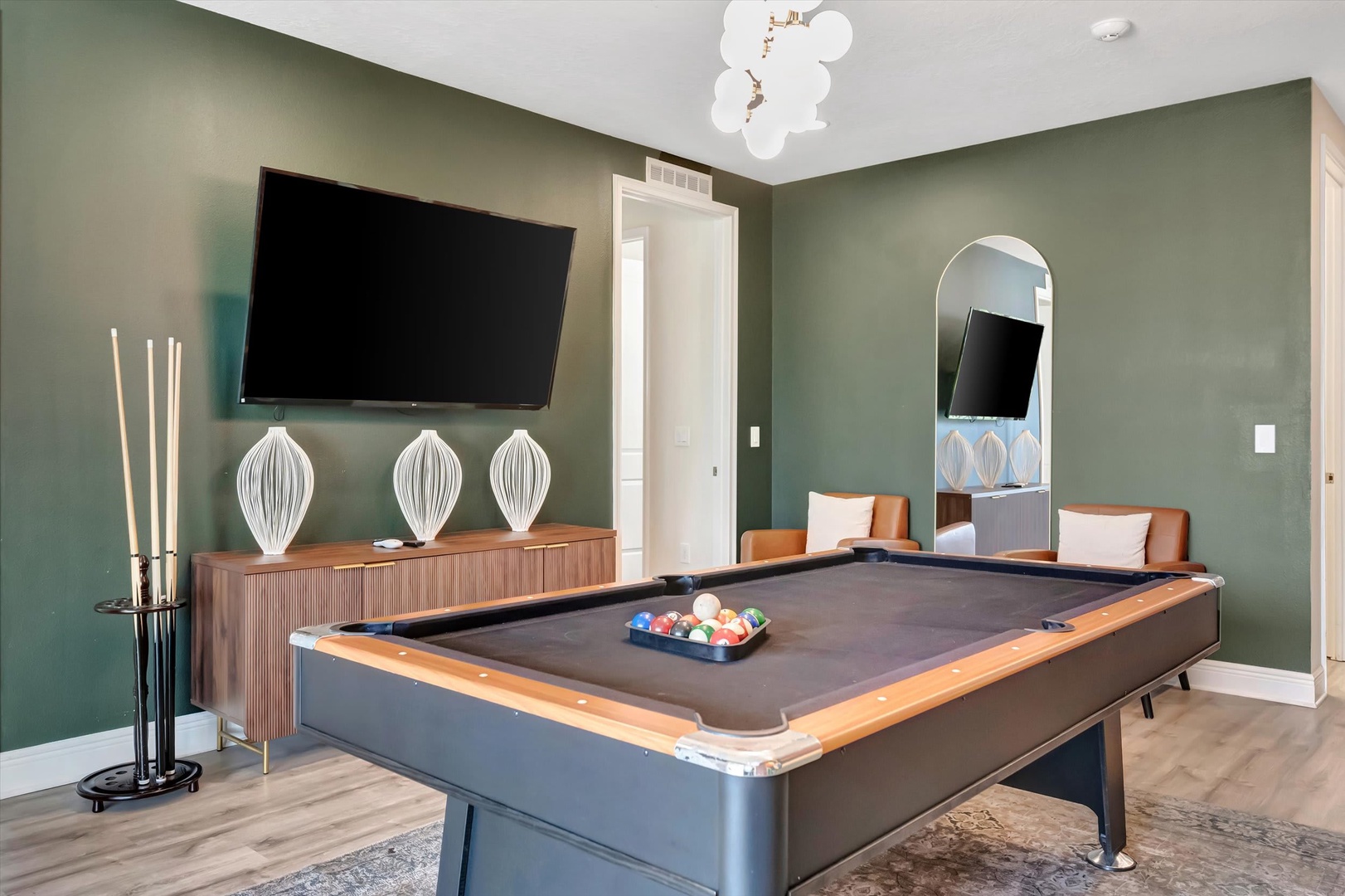Challenge your friends to a game on the full-sized pool table while you relax in this stylish lounge with modern décor and entertainment.