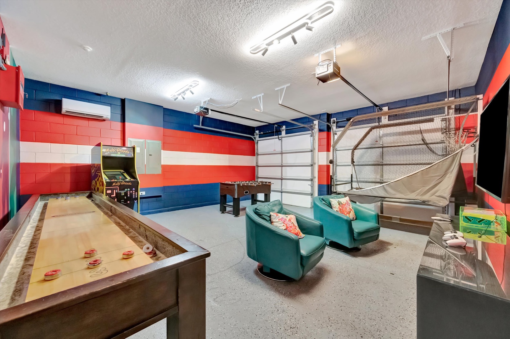 Step into your private game room where friendly competition awaits. Challenge each other to shuffleboard, arcade classics, foosball, or shoot some hoops—endless fun for the whole group.