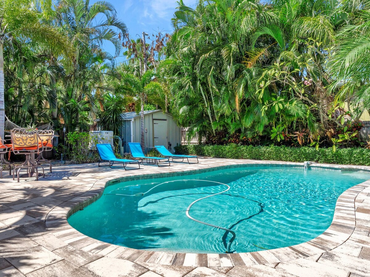 Picture yourself floating in your private tropical oasis, surrounded by swaying palms and sunshine. Cool off in the inviting pool, then stretch out on the loungers to soak in the serenity.