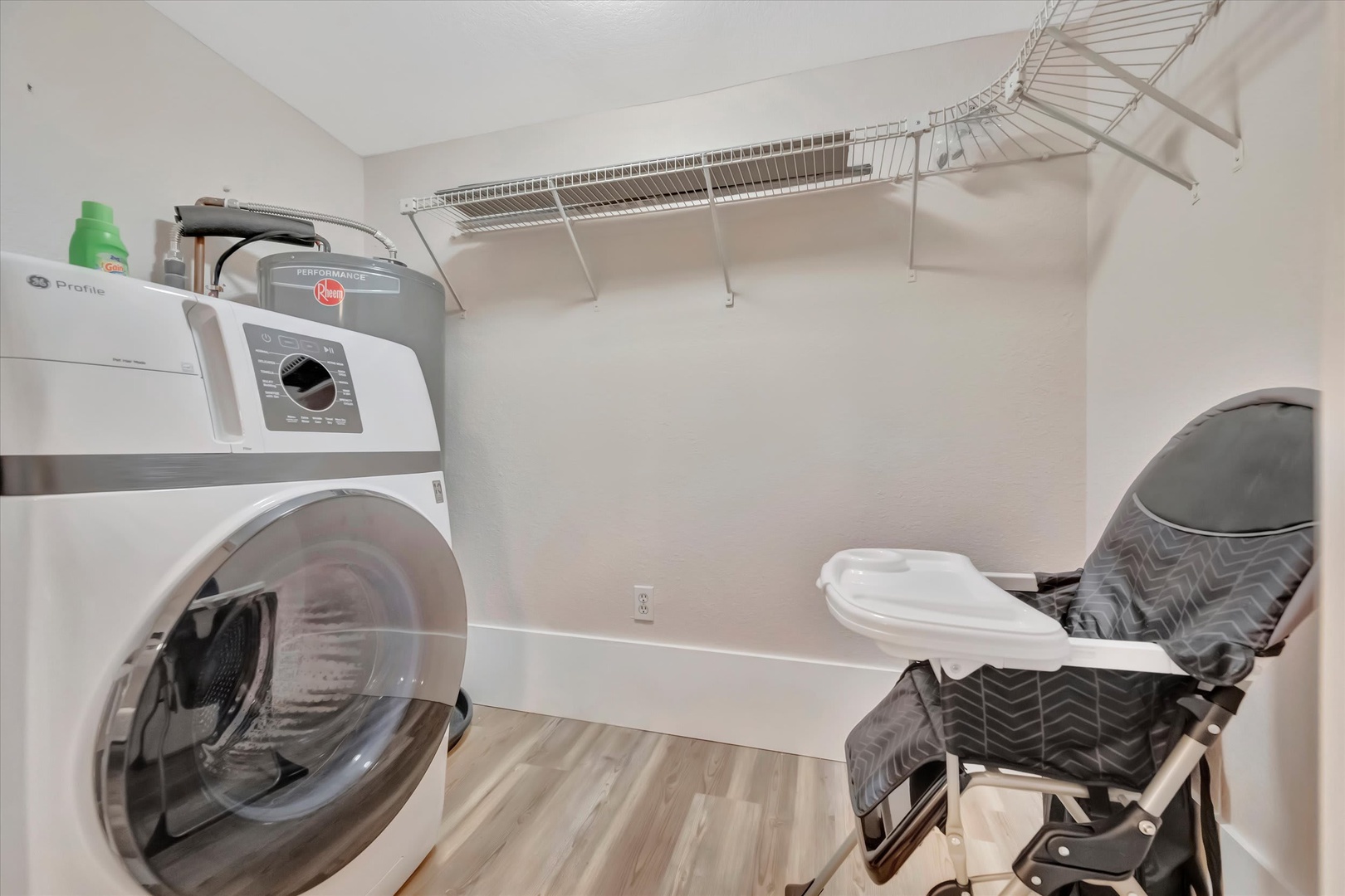 Your stay includes convenient in-unit laundry facilities—no need to pack extra or hunt for a laundromat. Just toss in a load and relax.