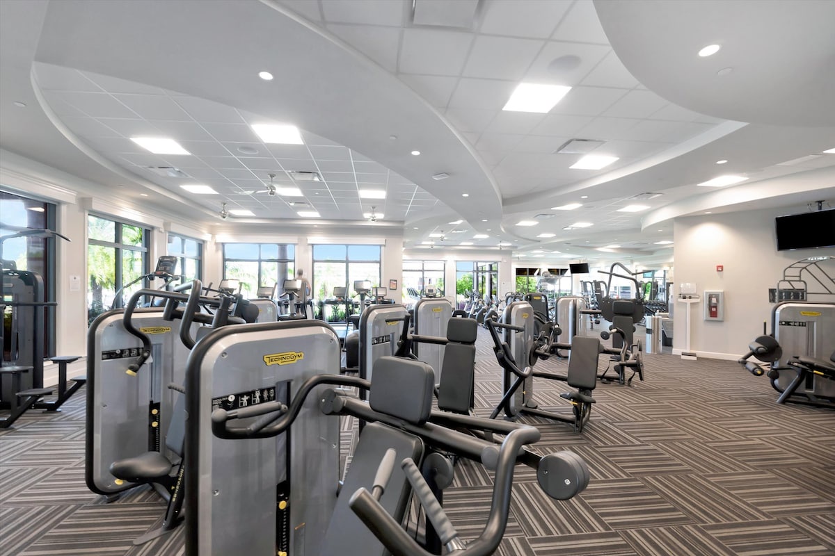 Stay on track with your fitness goals in this bright, fully-equipped gym. Large windows bring in natural light while you enjoy a variety of cardio and strength-training equipment.