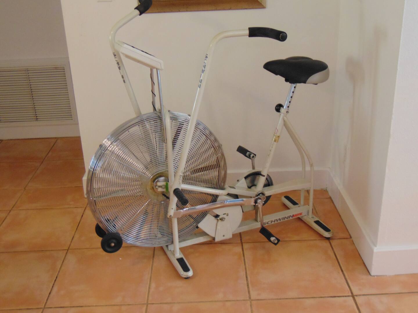Your personal fitness awaits—step onto the air bike and enjoy a low-impact workout in the comfort of your rental, with breeze-generating resistance for a refreshing session.